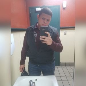 Meet your Posher, Carlos